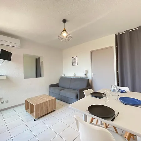 Climatise Avec Terrasse Et Parking A 500m De La De - Fr-1-338-144 Sète