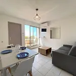 Apartament Climatise Avec Terrasse Et Parking A 500m De La De - Fr-1-338-144