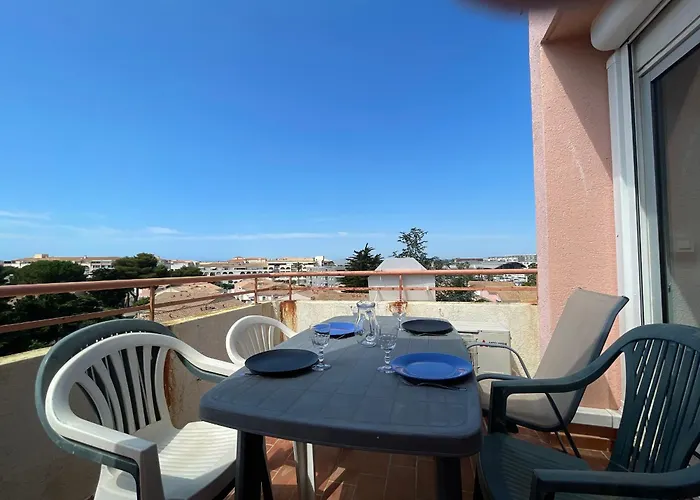 Climatise Avec Terrasse Et Parking A 500m De La De - Fr-1-338-144 * Sète